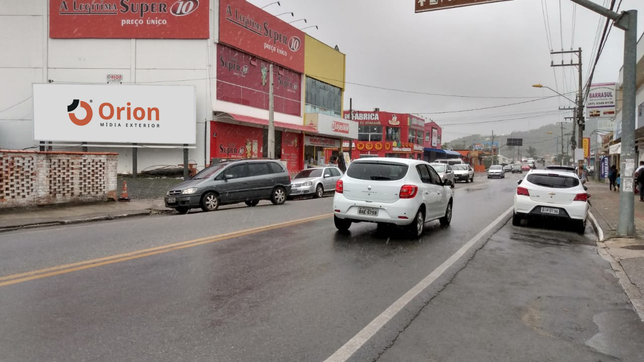 Avenida Nereu Ramos, 135